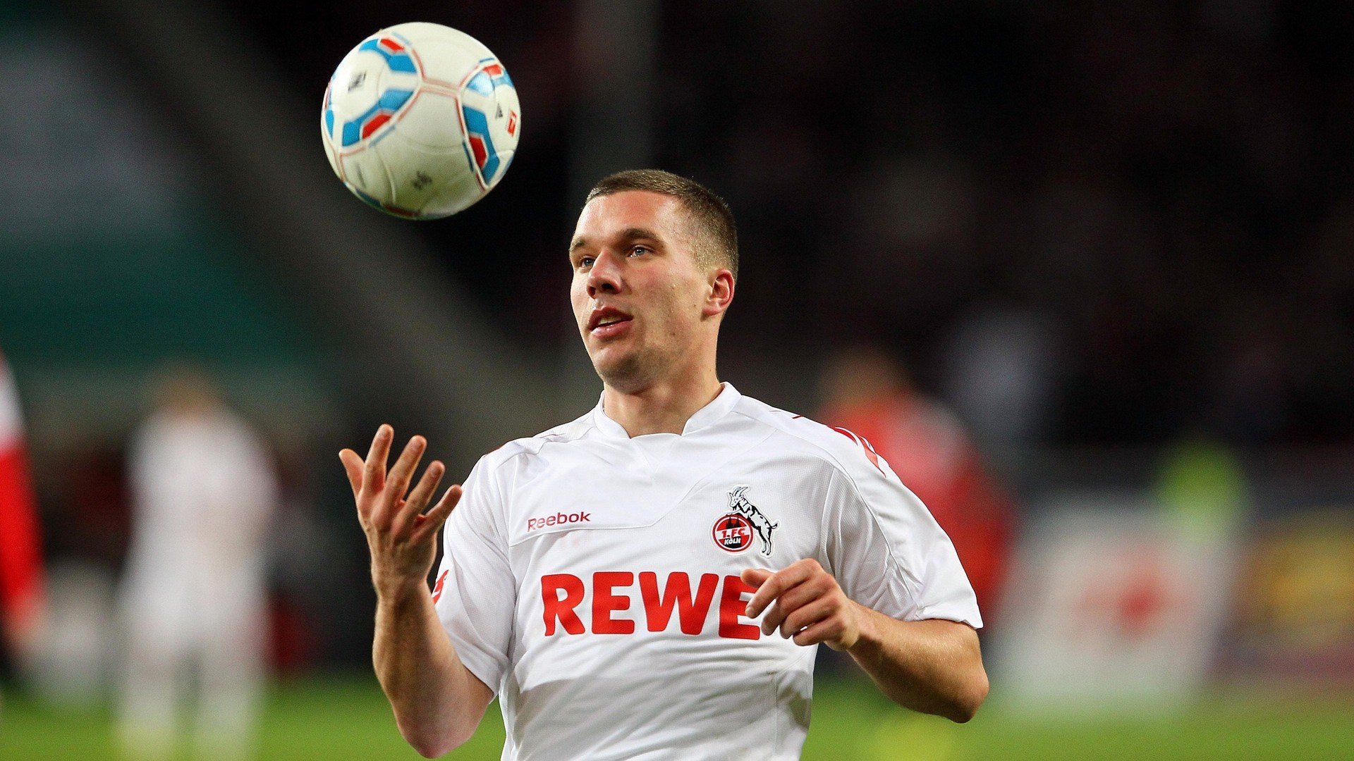 巴塞罗那主力中场受伤，影响球队阵容完整性，巴塞罗那全队